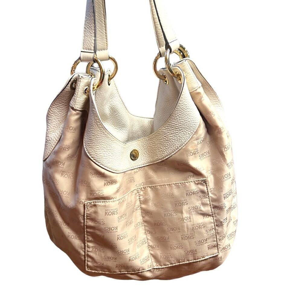 NWOT ▶️ Michael Kors ◀️ Charm Tassel Large Double Strap Shoulder Tote Vanilla - Picture 4 of 11